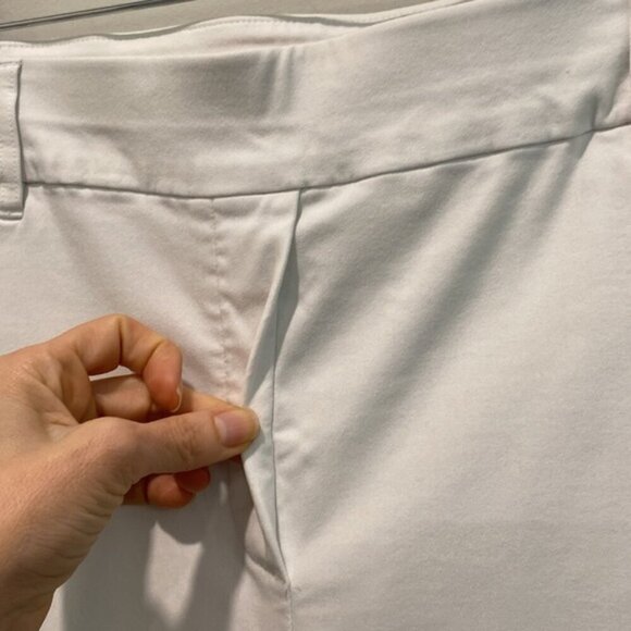 In Every Story White Stretch Bermuda Shorts Size 20 - Picture 5 of 11